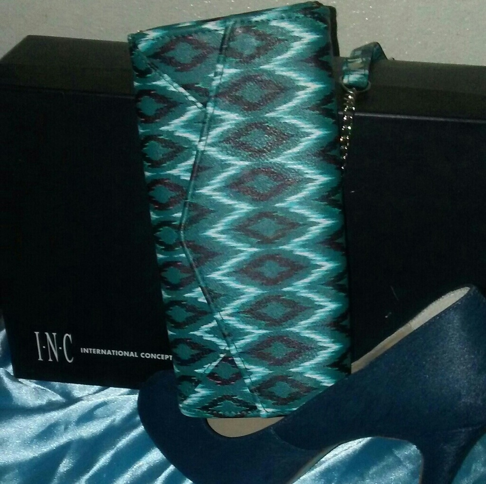 New~ Crossbody/Clutch